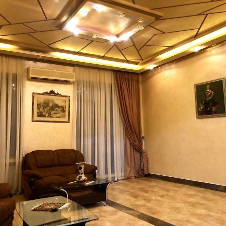 יירבאן Luxury Tumanyan Apartment מראה חיצוני תמונה